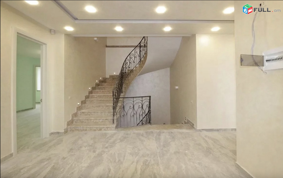 IN0275 Երեք հարկանի քարե տուն Այգեձորի փողոցում Արաբկիրում, 730 ք.մ., 3+ սանհանգույց