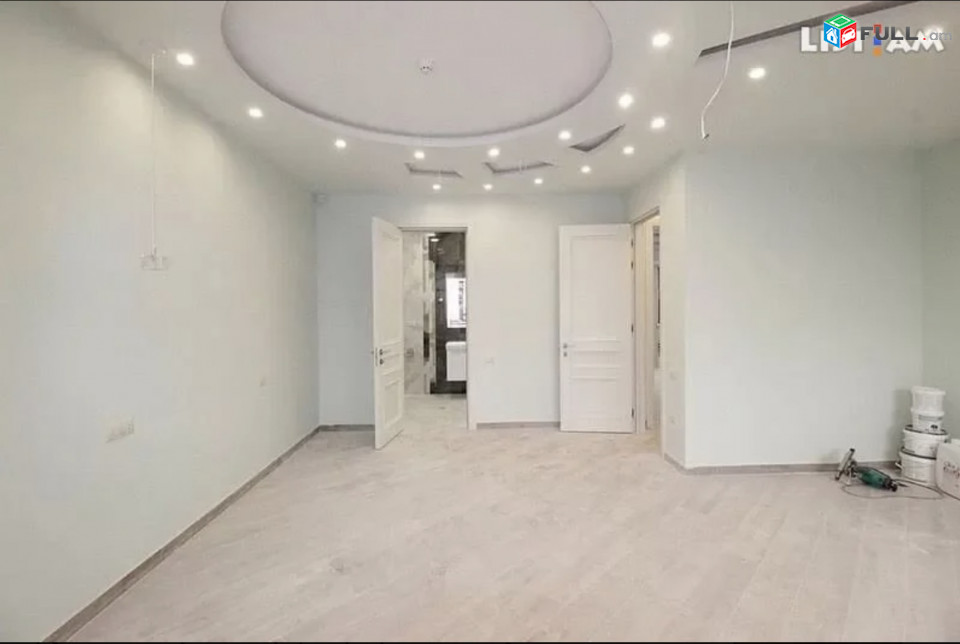 IN0275 Երեք հարկանի քարե տուն Այգեձորի փողոցում Արաբկիրում, 730 ք.մ., 3+ սանհանգույց