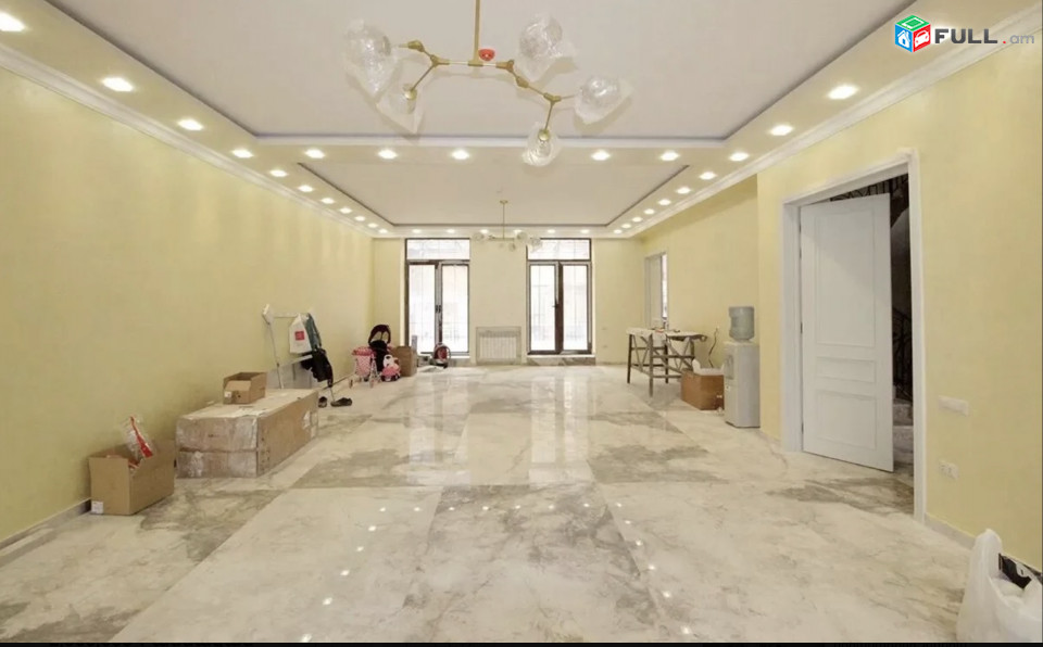 IN0275 Երեք հարկանի քարե տուն Այգեձորի փողոցում Արաբկիրում, 730 ք.մ., 3+ սանհանգույց