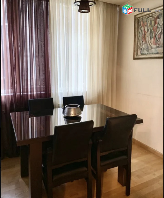 IN0279 Վարձով 2 սենյականոց բնակարան Աբովյան փողոցում