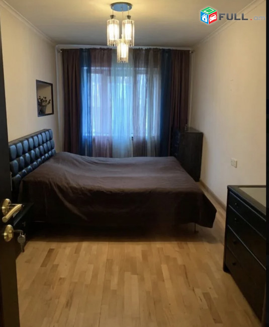 IN0279 Վարձով 2 սենյականոց բնակարան Աբովյան փողոցում