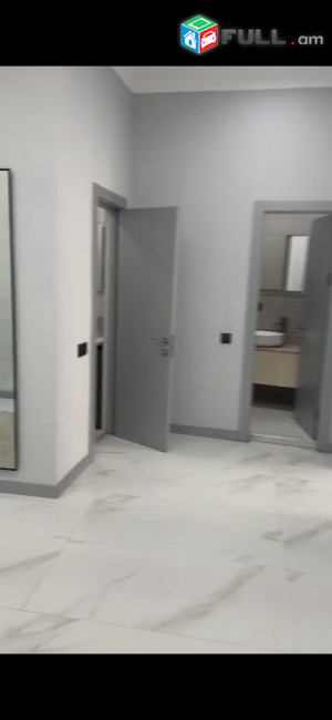 IN0299 Վարձով 3 սենյականոց բնակարան նորակառույց շենքում Ձորափի փողոցում