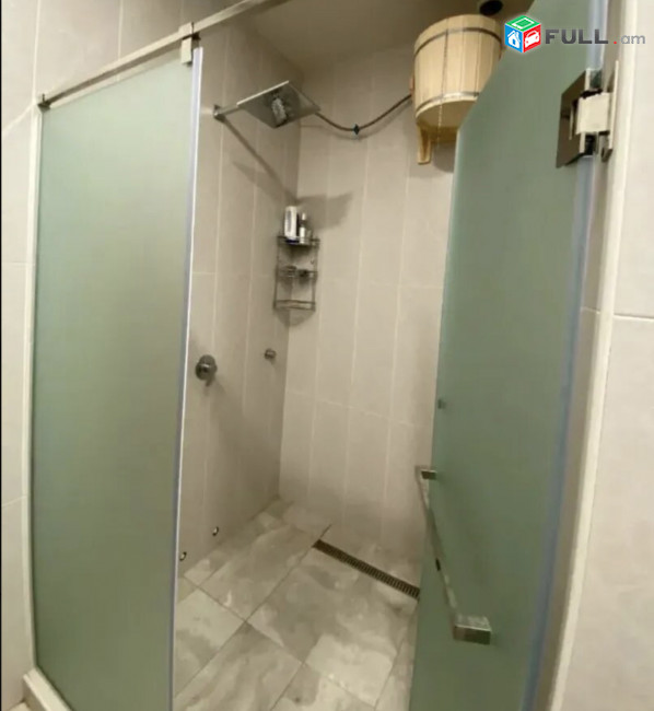 IN0316 Չորս հարկանի քարե տուն Առինջի 21-րդ փողոցում Ավանում, 732 ք.մ., 3+ սանհանգույց, կապիտալ վերանորոգված