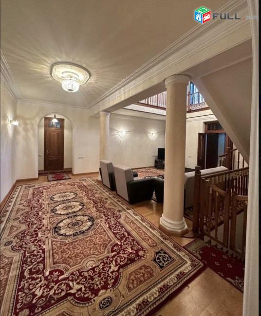 IN0352 Երեք հարկանի քարե տուն Բագրևանդի փողոցում Նոր Նորքում, 2400 ք.մ., 3+ սանհանգույց