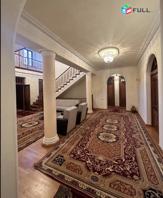 IN0352 Երեք հարկանի քարե տուն Բագրևանդի փողոցում Նոր Նորքում, 2400 ք.մ., 3+ սանհանգույց