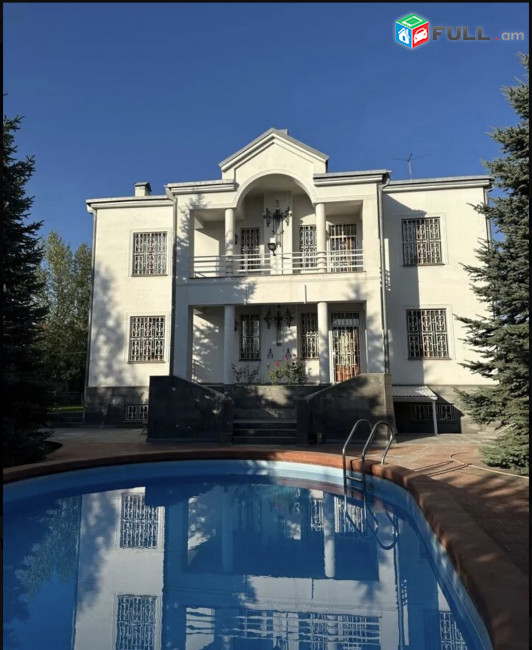 IN0352 Երեք հարկանի քարե տուն Բագրևանդի փողոցում Նոր Նորքում, 2400 ք.մ., 3+ սանհանգույց