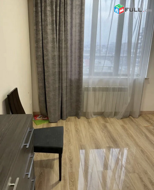 IN0356 Վարձով 3 սենյականոց բնակարան նորակառույց շենքում Գյուլբենկյան փողոցում