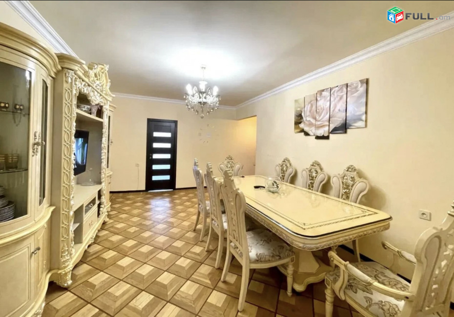 IN0371 Վարձով 4 սենյականոց բնակարան Աբովյան փողոցում