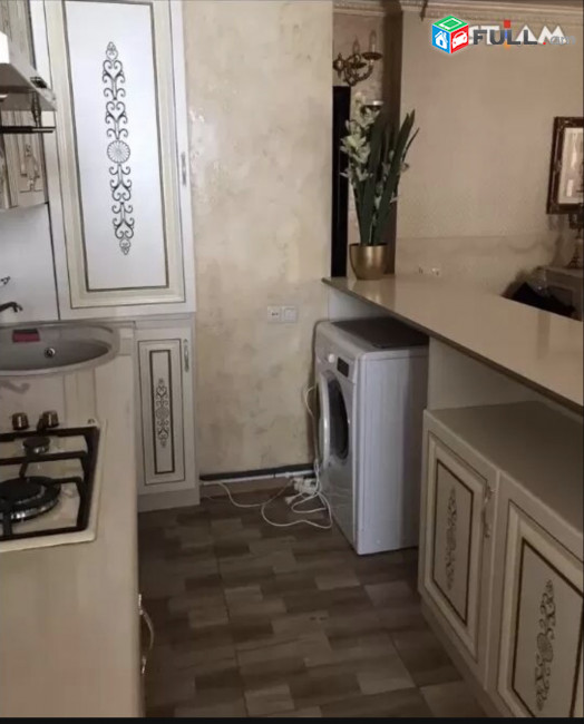 IN0403 Վարձով 3 սենյականոց բնակարան Ծատուրյան փողոցում