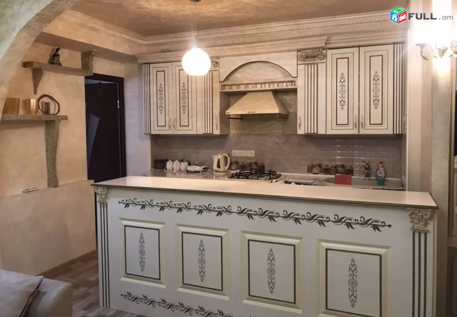 IN0403 Վարձով 3 սենյականոց բնակարան Ծատուրյան փողոցում