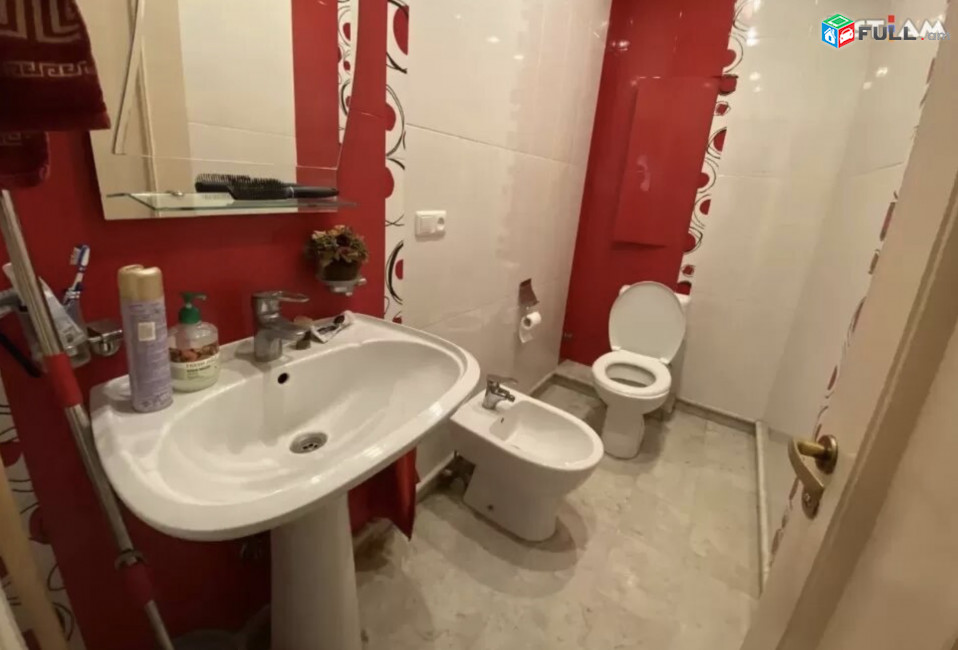 IN0413 Երկու հարկանի քարե տուն Վահրամ Փափազյան փողոցում Արաբկիրում, 350 ք.մ., 3+ սանհանգույց