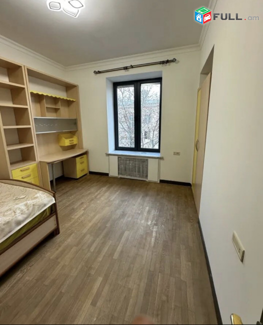 IN0422 Վարձով 4 սենյականոց բնակարան Տերյան փողոցում