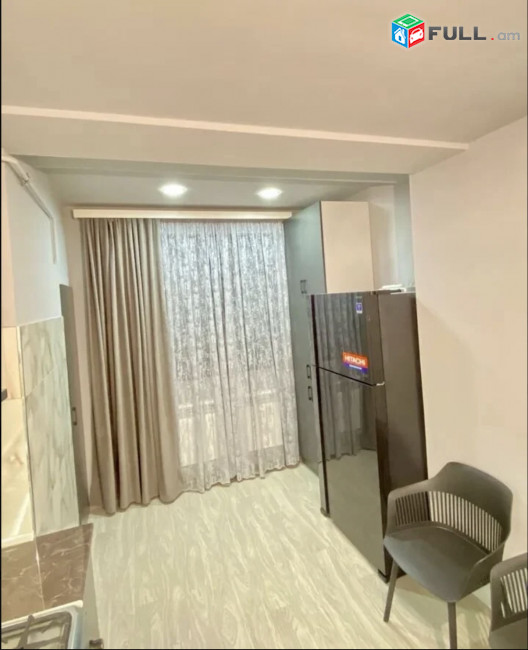 IN0432 Վարձով 3 սենյականոց բնակարան Եզնիկ Կողբացու փողոցում