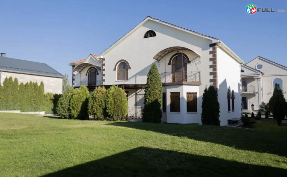 IN0439 Երեք հարկանի տուն Աջափնյակում Վահագնի Թաղամաս 
