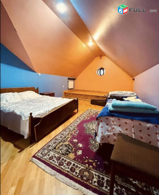 IN0440 Երեք հարկանի քարե տուն Ավանում, 350 ք.մ., 3+ սանհանգույց, մեծ հողամաս