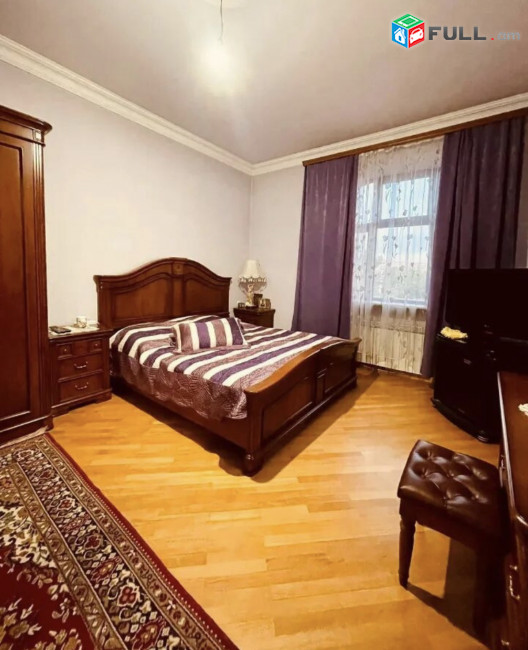 IN0440 Երեք հարկանի քարե տուն Ավանում, 350 ք.մ., 3+ սանհանգույց, մեծ հողամաս