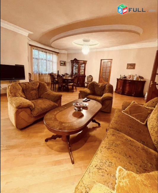 IN0440 Երեք հարկանի քարե տուն Ավանում, 350 ք.մ., 3+ սանհանգույց, մեծ հողամաս