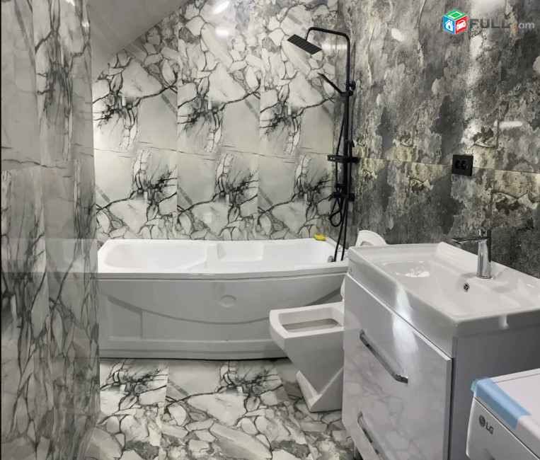 IN0443 Երեք հարկանի թաունհաուզ Ծարավ Աղբյուրի փողոցում Ավանում, 160 ք.մ., 2 սանհանգույց