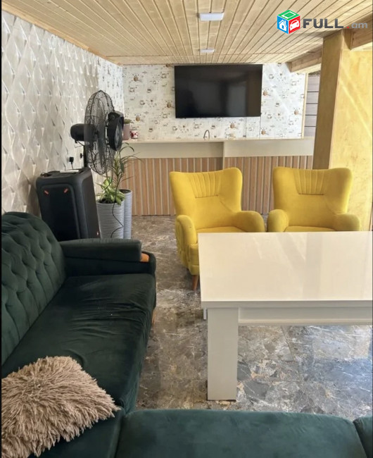 IN0446 Երկու հարկանի քարե տուն Ծարավ աղբյուրի փողոցում Ավանում, 300 ք.մ., 2 սանհանգույց