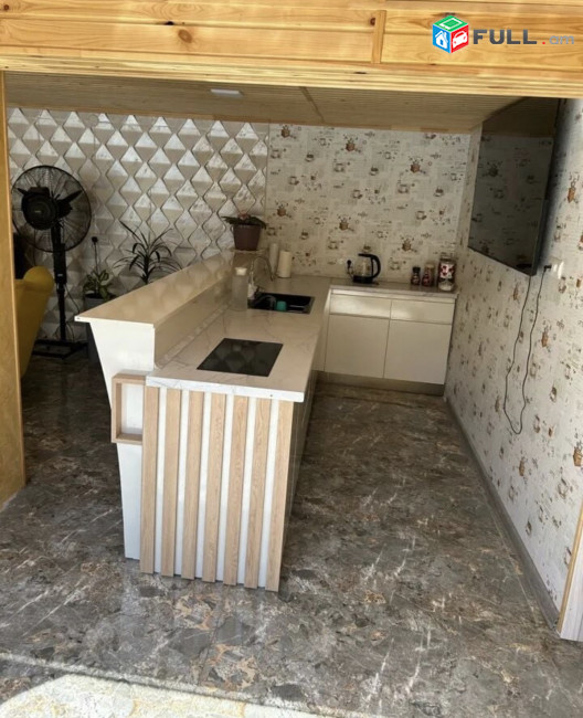 IN0446 Երկու հարկանի քարե տուն Ծարավ աղբյուրի փողոցում Ավանում, 300 ք.մ., 2 սանհանգույց
