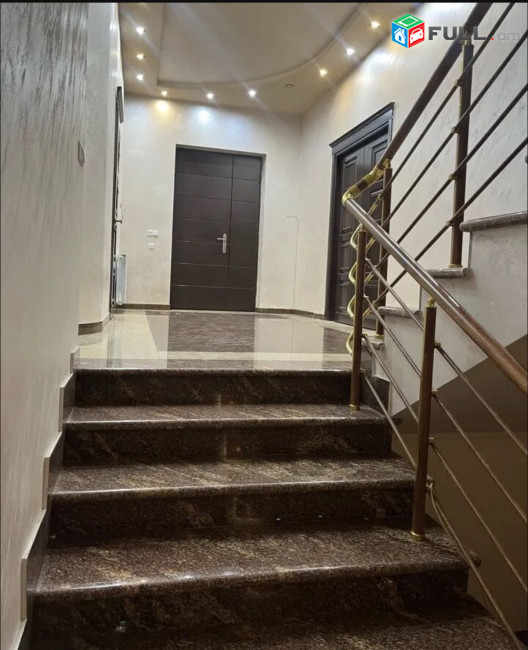 IN0447 Չորս հարկանի քարե տուն,Մարշալ Բաբաջանյան փողոցում,Ավանում, 400 ք.մ., 2 սանհանգույց, եվրովերանորոգված