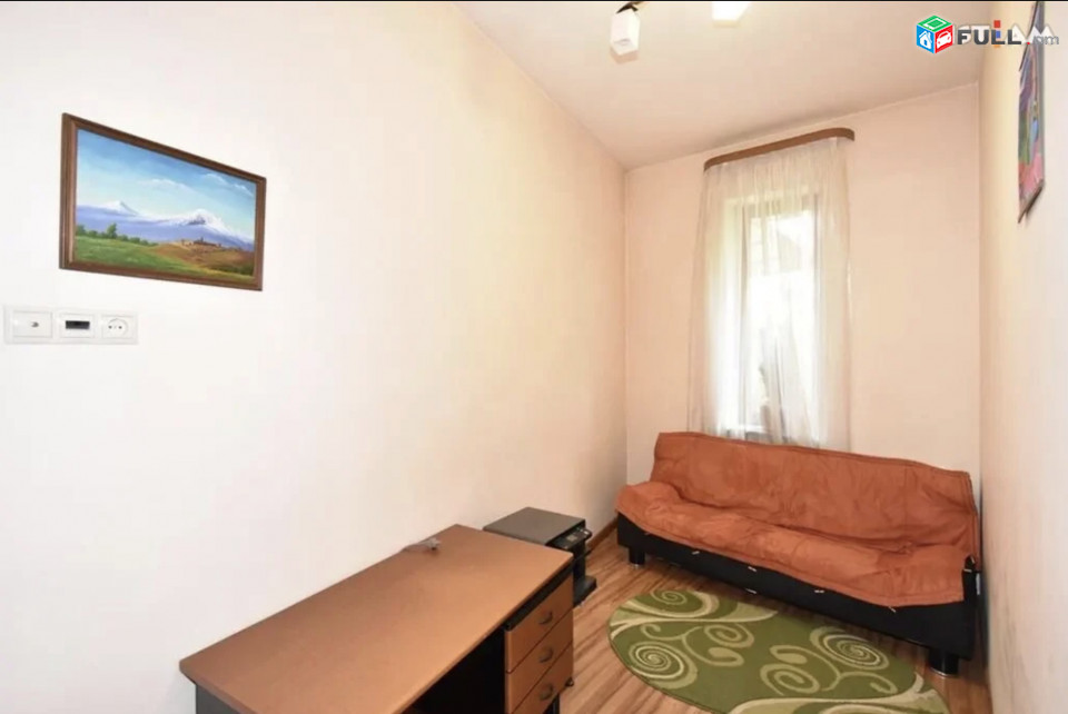 IN0448 Երկու հարկանի քարե տուն Ծարավ Աղբյուրի փողոցում Ավանում, 240 ք.մ., 3+ սանհանգույց, եվրովերանորոգված
