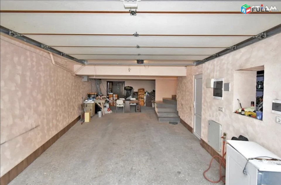 IN0448 Երկու հարկանի քարե տուն Ծարավ Աղբյուրի փողոցում Ավանում, 240 ք.մ., 3+ սանհանգույց, եվրովերանորոգված
