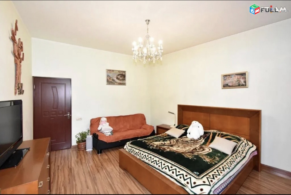 IN0448 Երկու հարկանի քարե տուն Ծարավ Աղբյուրի փողոցում Ավանում, 240 ք.մ., 3+ սանհանգույց, եվրովերանորոգված