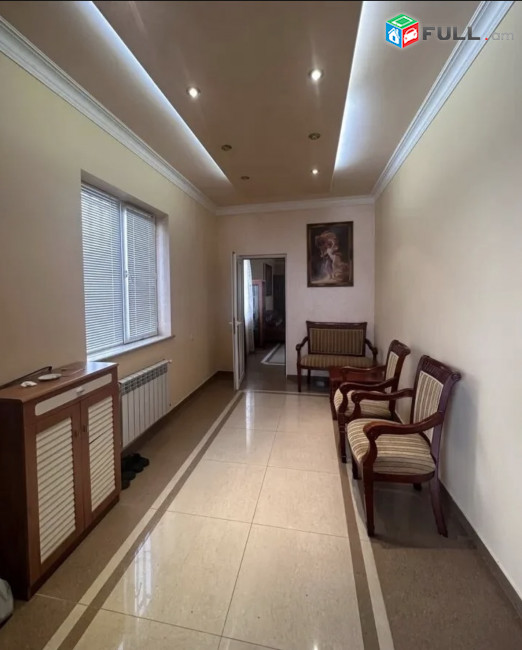 IN0466 Մեկ հարկանի քարե տուն Սարմենի փողոցում կենտրոնում, 200 ք.մ., 2 սանհանգույց, կապիտալ վերանորոգված