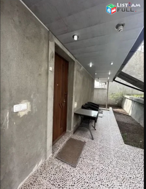 IN0466 Մեկ հարկանի քարե տուն Սարմենի փողոցում կենտրոնում, 200 ք.մ., 2 սանհանգույց, կապիտալ վերանորոգված