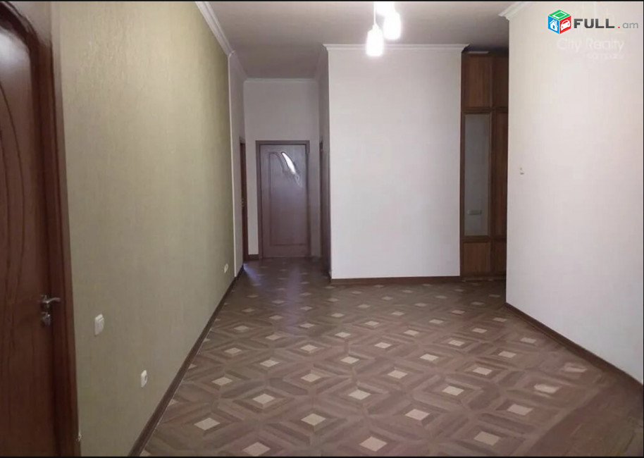 IN0489 Վարձով 4 սենյականոց բնակարան նորակառույց շենքում Արամի փողոցում