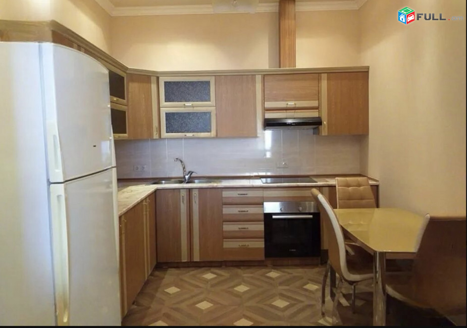 IN0489 Վարձով 4 սենյականոց բնակարան նորակառույց շենքում Արամի փողոցում