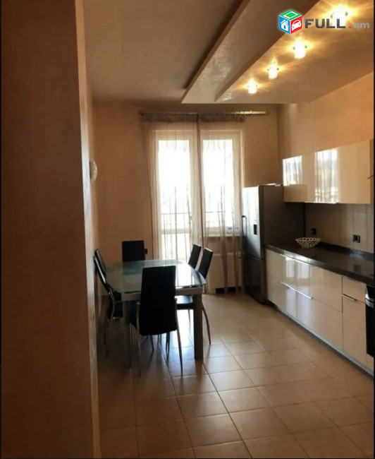 IN0491 Ընդարձակ 4 սենյականոց բնակարան նորակառույց շենքում Ամիրյան փողոցում