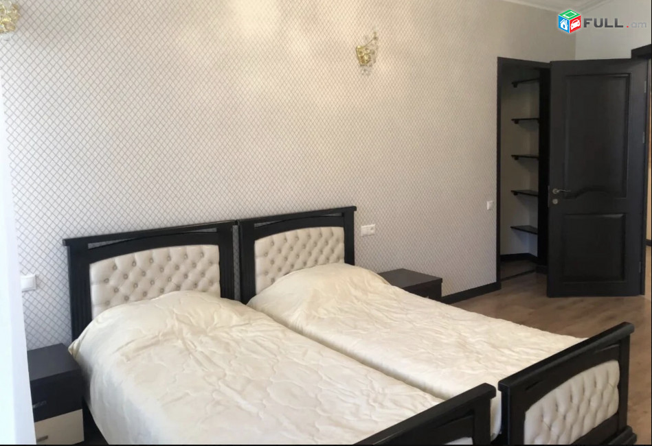 IN0499 Ընդարձակ 4 սենյականոց բնակարան նորակառույց շենքում Եկմալյան փողոցում
