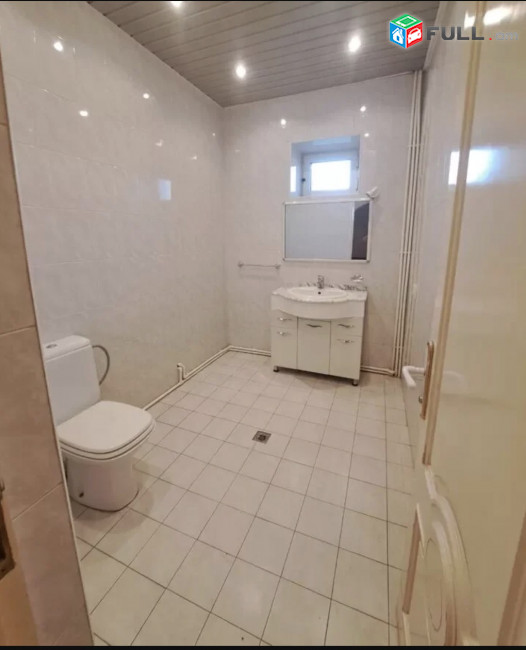 IN0516  Երեք հարկանի քարե ամառանոց, Արմենակ Արմենակյան անցուղի Նորք Մարաշում, 640 ք.մ., 3+ սանհանգույց