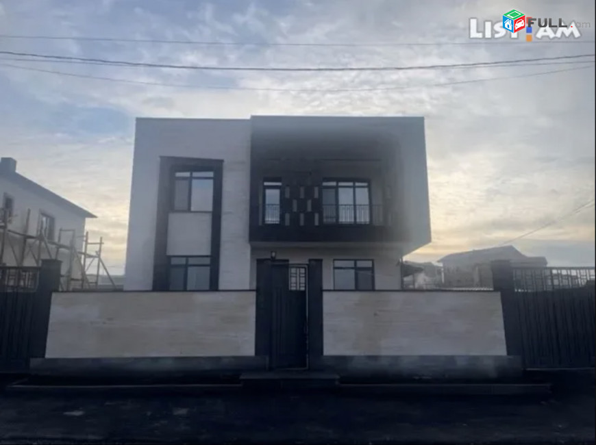 IN0574 Երեք հարկանի տուն Գեներալ Նվեր Սաֆարյանի փողոցում Ավանում, 468 քմ, 3+ սանհանգույց