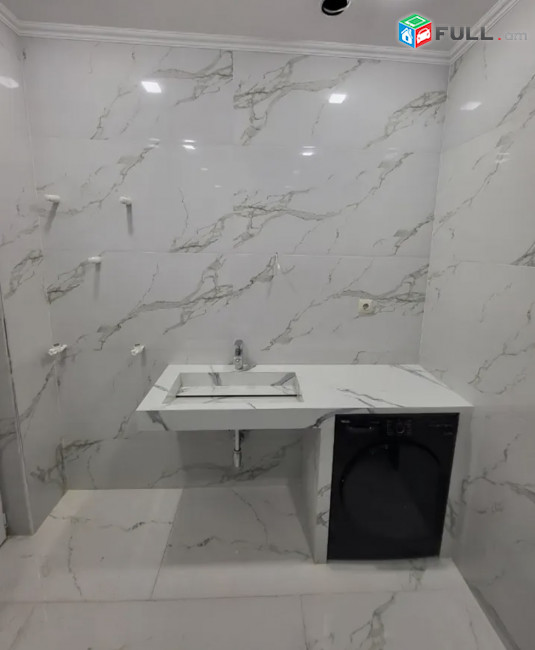 IN0575 Երեք հարկանի քարե տուն, Գ-1 թաղամաս Աջափնյակում, 290 ք.մ., 3+ սանհանգույց, կապիտալ վերանորոգված