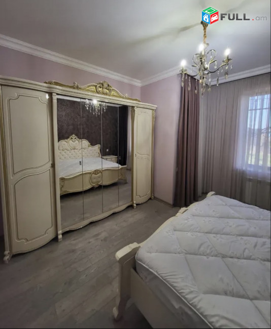 IN0575 Երեք հարկանի քարե տուն, Գ-1 թաղամաս Աջափնյակում, 290 ք.մ., 3+ սանհանգույց, կապիտալ վերանորոգված