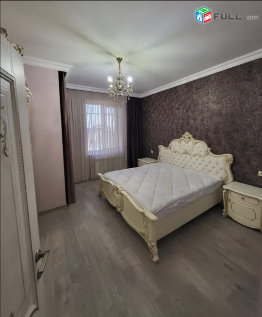IN0575 Երեք հարկանի քարե տուն, Գ-1 թաղամաս Աջափնյակում, 290 ք.մ., 3+ սանհանգույց, կապիտալ վերանորոգված