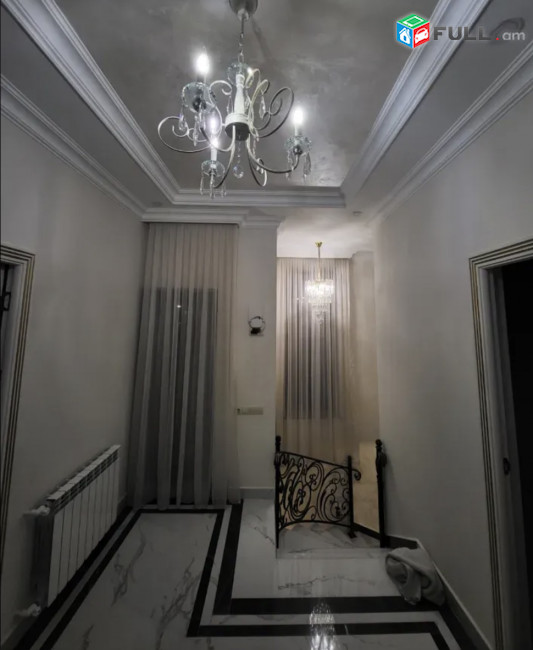 IN0575 Երեք հարկանի քարե տուն, Գ-1 թաղամաս Աջափնյակում, 290 ք.մ., 3+ սանհանգույց, կապիտալ վերանորոգված