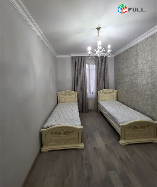 IN0575 Երեք հարկանի քարե տուն, Գ-1 թաղամաս Աջափնյակում, 290 ք.մ., 3+ սանհանգույց, կապիտալ վերանորոգված