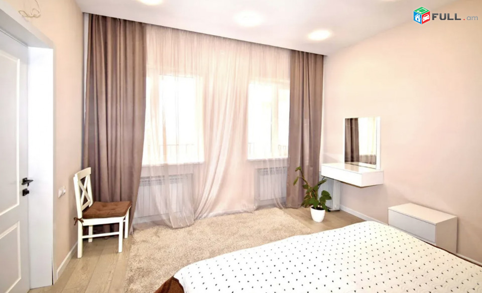 IN0577  Երկու հարկանի տուն Դավիթ Բեկի փողոցում Էրեբունիում, 400 քմ, 2 սանհանգույց