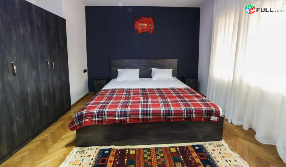 IN0581 Չորս հարկանի քարե տուն Էրեբունիում, 600 քմ, 3+ սանհանգույց, դիզայներական ոճով վերանորոգված