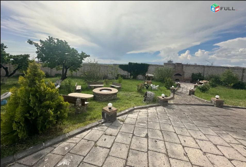 IN0595 Երկու հարկանի քարե տուն Սիլիկյանի 10-րդ փողոցում Աջափնյակում