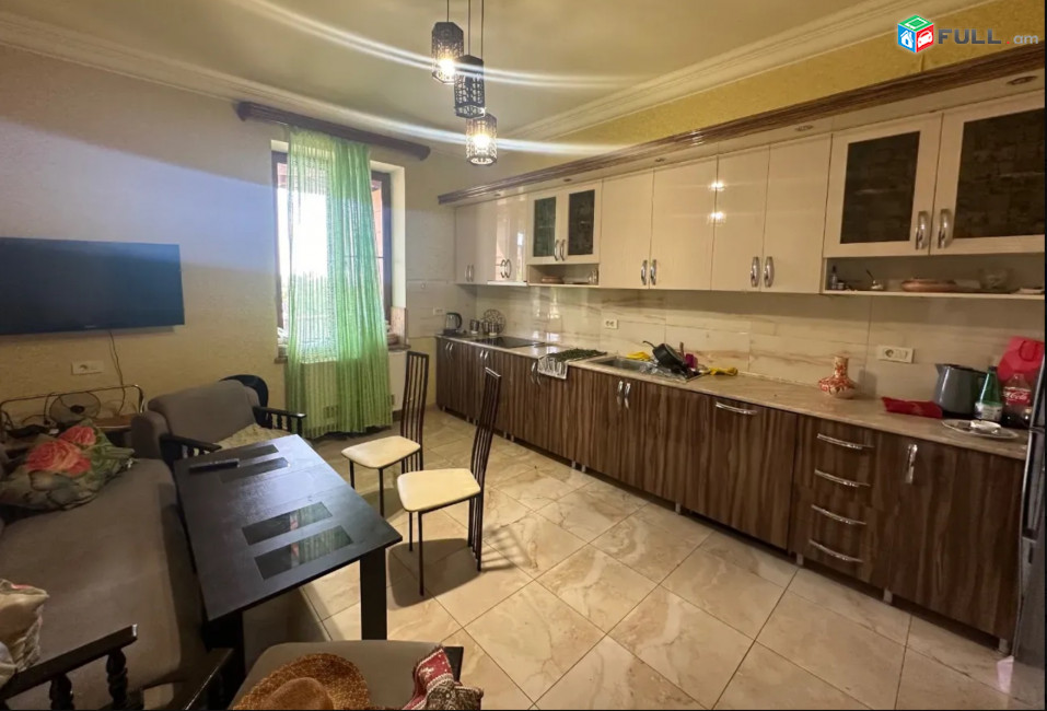 IN0595 Երկու հարկանի քարե տուն Սիլիկյանի 10-րդ փողոցում Աջափնյակում