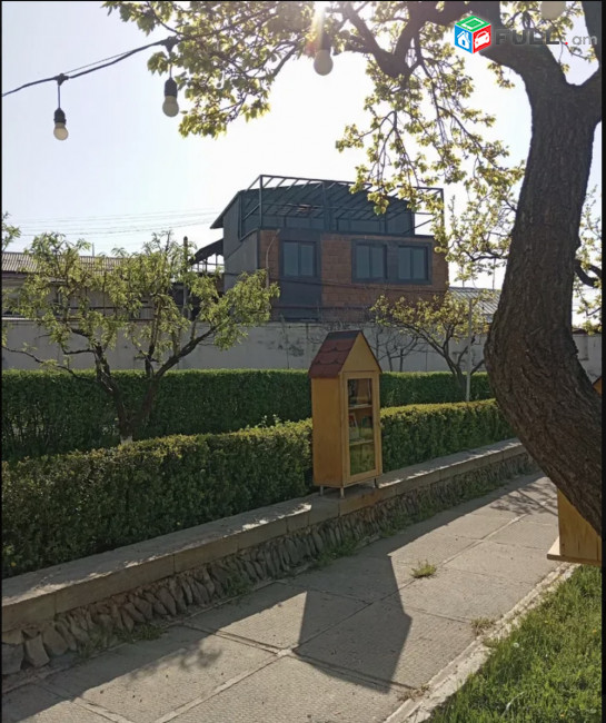 IN0597 Երեք հարկանի քարե թաունհաուզ 5-րդ փողոցում Քանաքեռ Զեյթունում