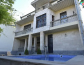 IN0600 Երեք հարկանի քարե տուն Օստրովսկու փողոցում կենտրոնում