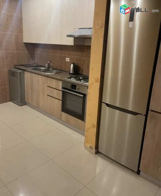 IN0613 Վարձով 5 սենյականոց բնակարան նորակառույց շենքում Զաքյան փողոցում