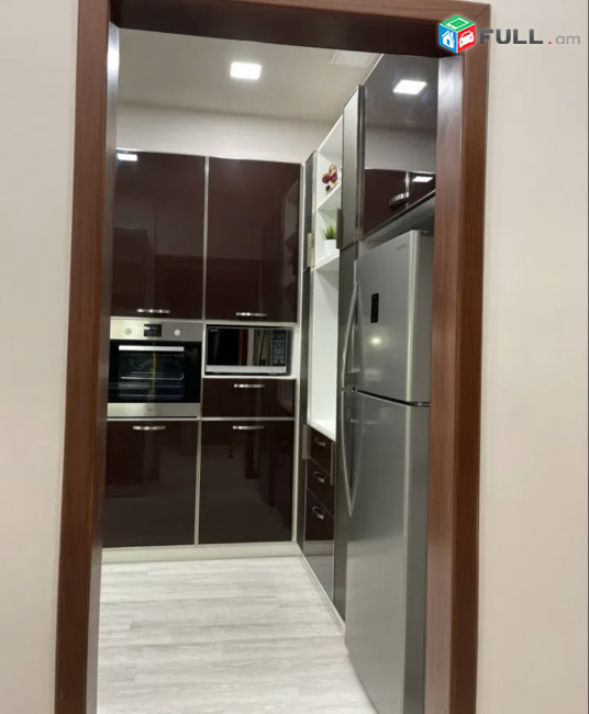 IN0640 Վարձով 3 սենյականոց բնակարան Թումանյան փողոցում