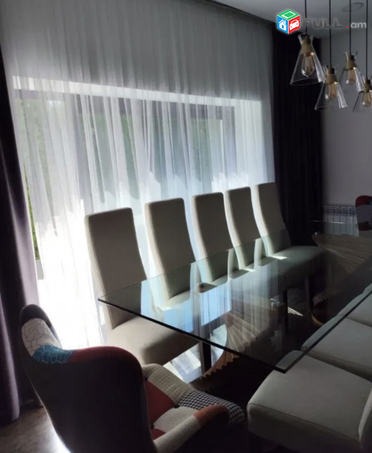IN0653  Երկու հարկանի թաունհաուզ, Վահագնի Թաղամաս Աջափնյակում, 300 քմ, 3+ սանհանգույց